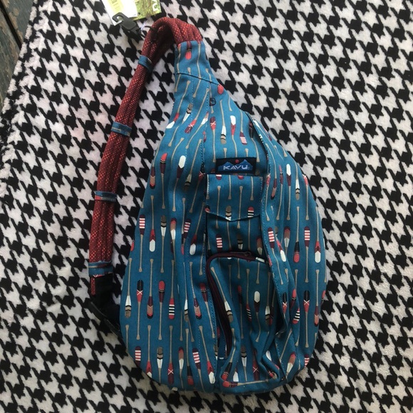 Sold*Kavu Bag - Picture 2 of 3